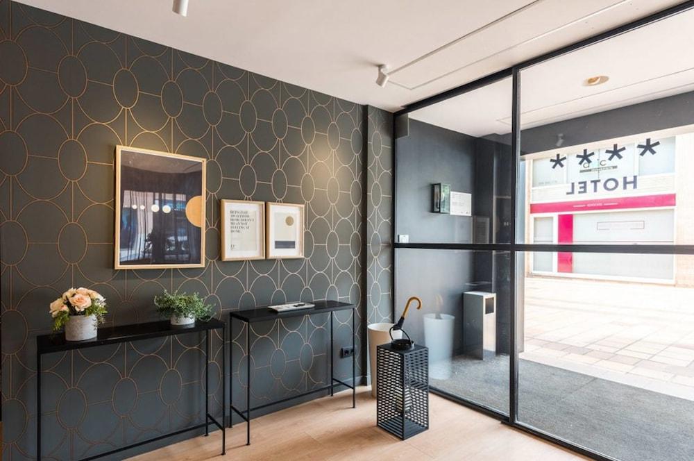 Up Rooms Vic Hotel Zewnętrze zdjęcie