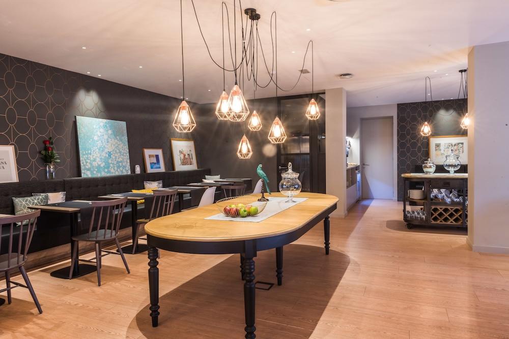 Up Rooms Vic Hotel Zewnętrze zdjęcie