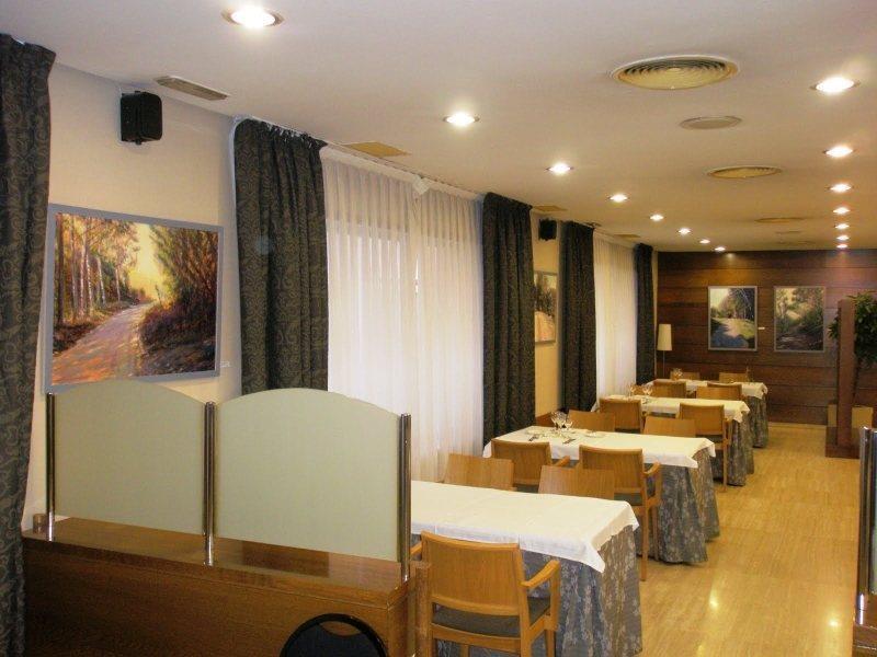 Up Rooms Vic Hotel Zewnętrze zdjęcie