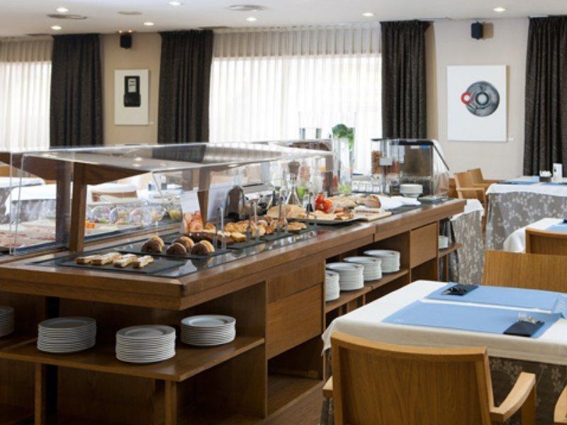 Up Rooms Vic Hotel Zewnętrze zdjęcie