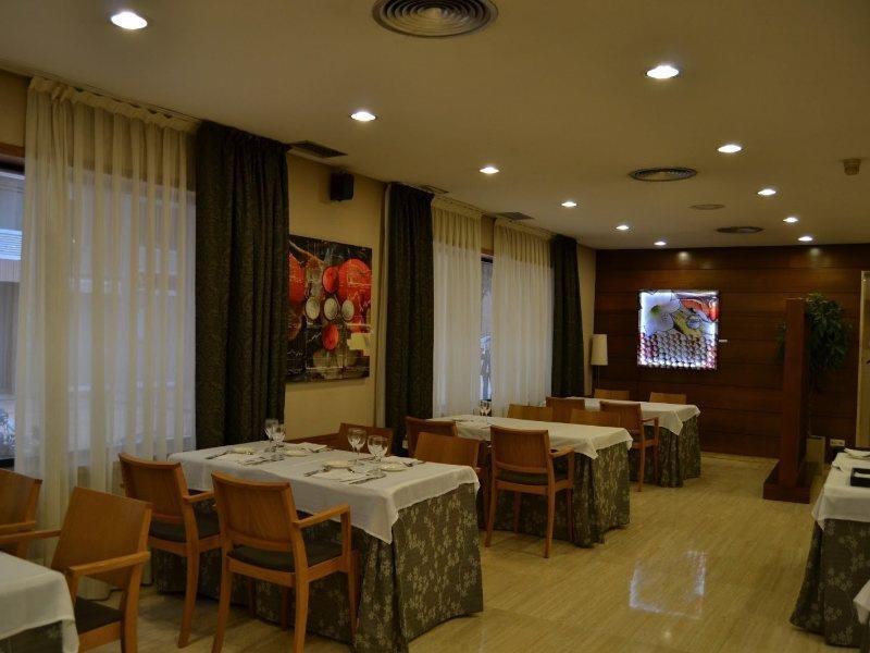 Up Rooms Vic Hotel Zewnętrze zdjęcie