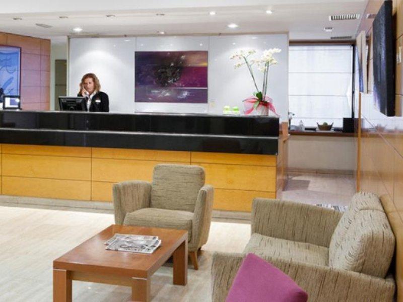 Up Rooms Vic Hotel Zewnętrze zdjęcie