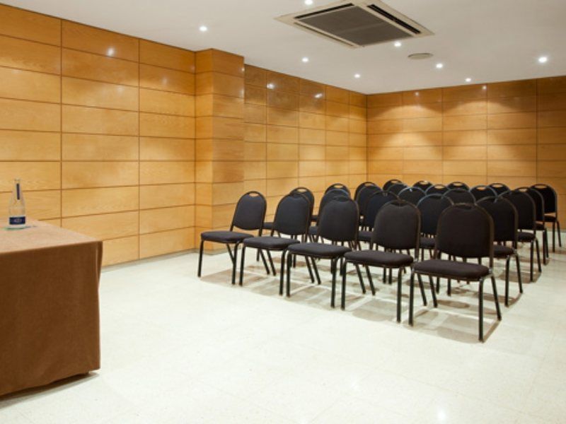 Up Rooms Vic Hotel Zewnętrze zdjęcie