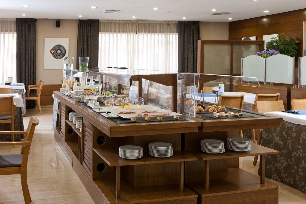 Up Rooms Vic Hotel Zewnętrze zdjęcie