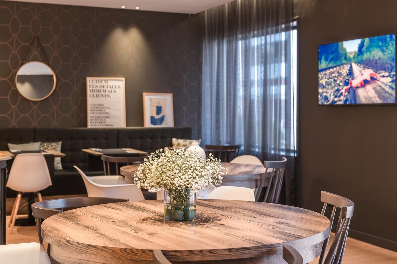 Up Rooms Vic Hotel Zewnętrze zdjęcie