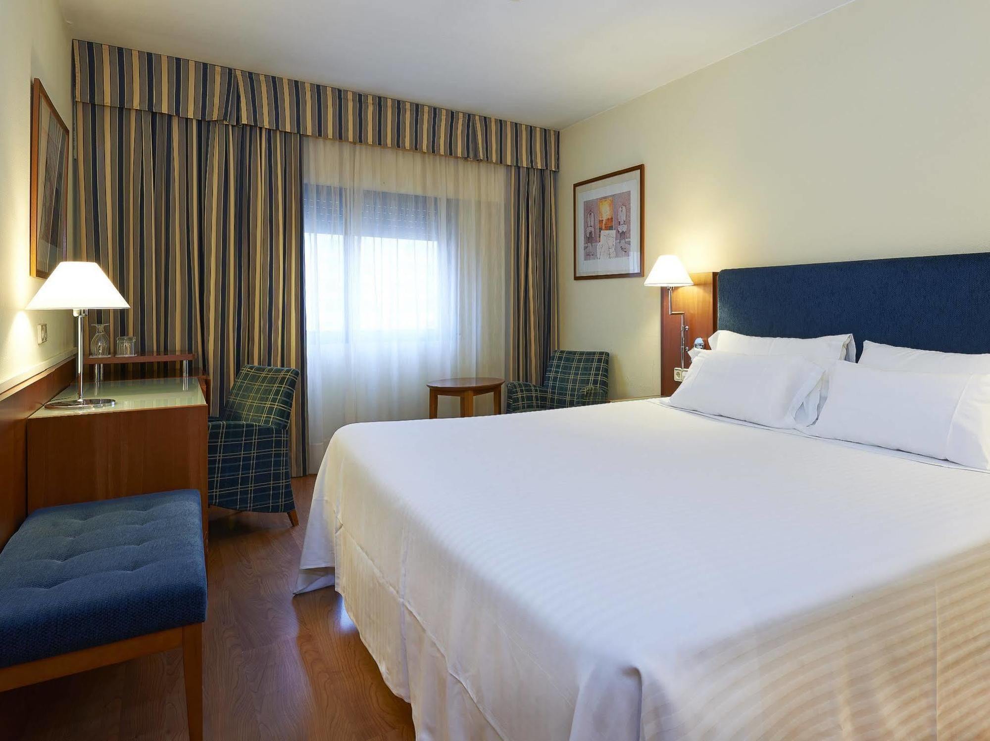 Up Rooms Vic Hotel Zewnętrze zdjęcie